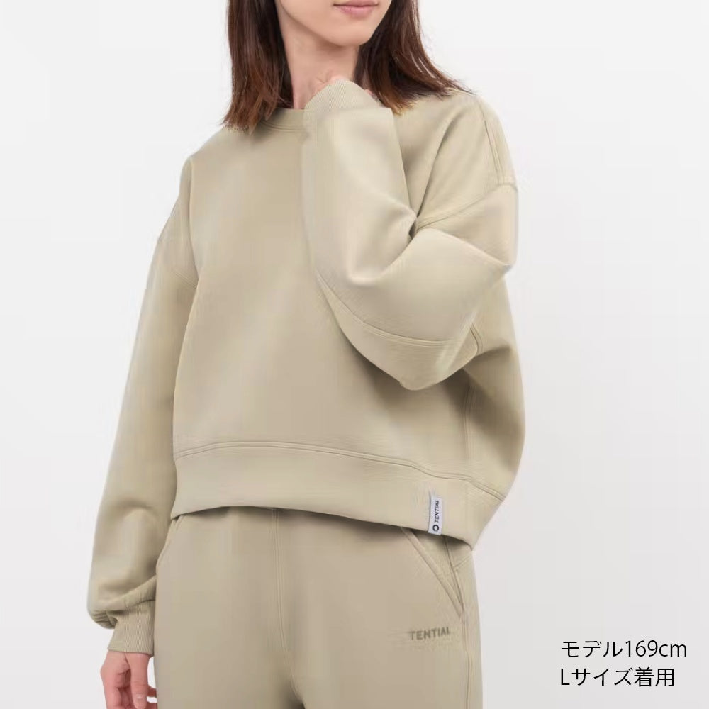 デスクワーク スウェット スエット ウェルネス ウェア カジュアル 秋 秋服 冬 冬服 おしゃれ リカバリー レディース トップス 疲労軽減 ベージュ スモークピンク パーカー 快適 回復 着心地 ワンマイルウェア コンディショニング 外出時 家事 着心地 リモートワーク トップス